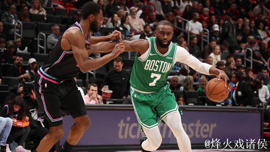 西蒙斯7记三分轰赛季新高39分 凯尔特人19分逆转热火 西蒙斯7记三分轰赛季新高39分 凯尔特人19分逆转热火