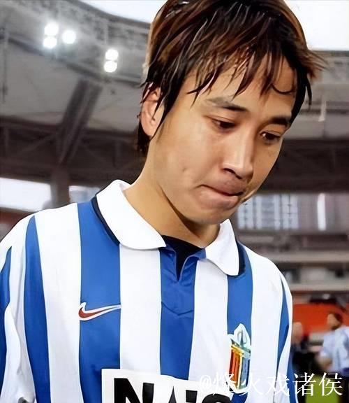 这是一位前国脚的足球人生！曾经因为假球风波离开球场，如今却以总监身份回归！